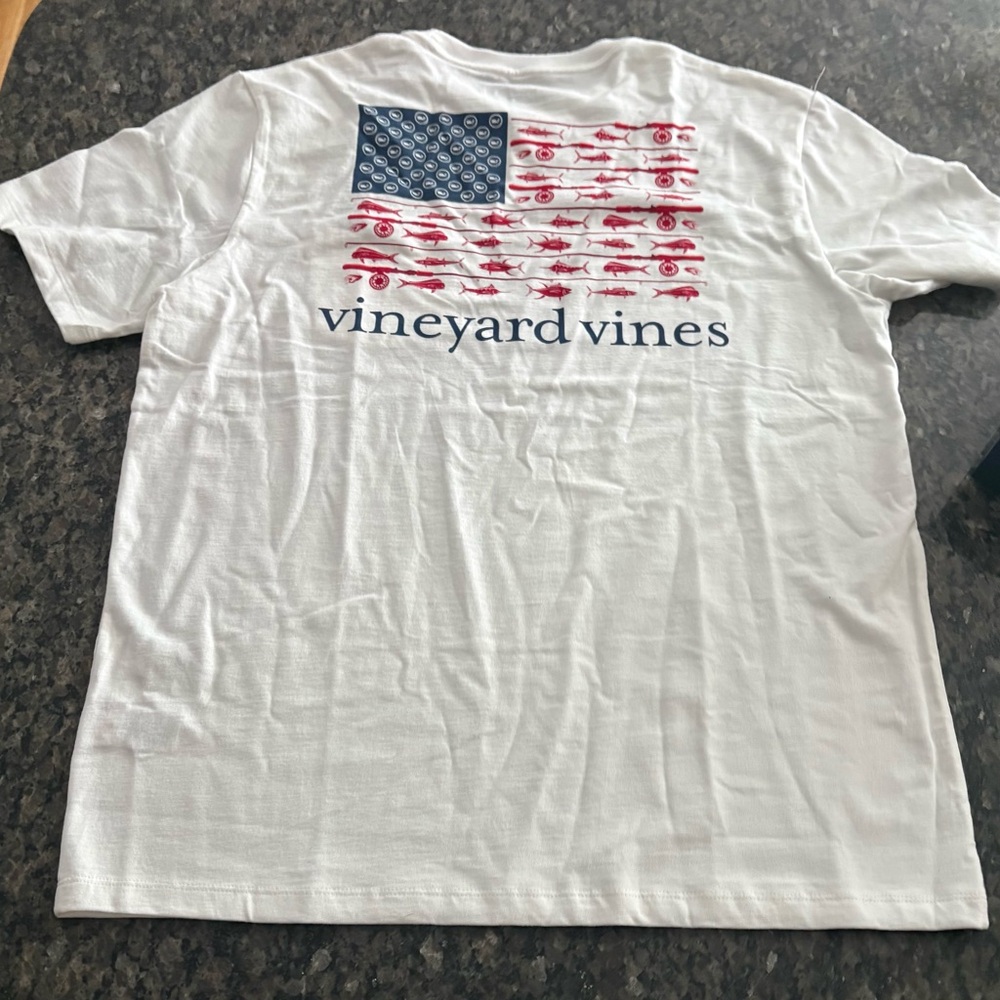Vineyard Vines Men’s USA Reel Flag Short Sleeve Harbor Tee Shirt-Medium NWT